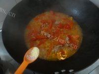 美味的西红柿瘦肉汤做法图解8)