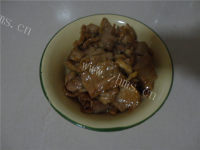 家常菜茭白炒肉片做法图解3)