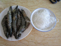 美味的蒜蓉粉丝蒸大虾做法图解1)