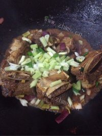 好吃的孜然牛大排做法图解6)