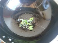 家常菜木耳炒杏鲍菇做法图解3)