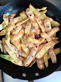 最爱吃的豆角焖饼做法图解7)