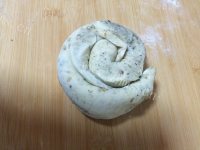 自制葱油饼做法图解6)