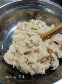 美味的白菜猪肉锅贴做法图解2)