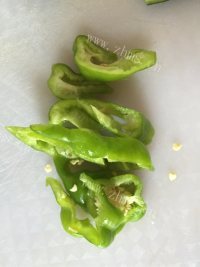 美味的腌黄瓜做法图解3)