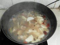山药红枣排骨汤做法图解6)