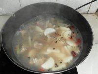 山药红枣排骨汤的做法图解六