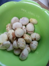美味的茶香栗子鸡做法图解1)