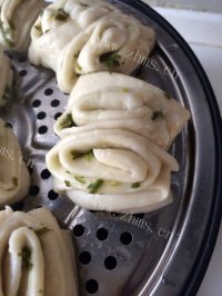 特色美食葱花卷做法图解5)