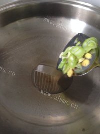 木耳竹芛炒肉做法图解8)