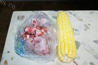 健康美食玉米排骨汤做法图解1)