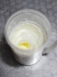 清凉的红火龙果冰淇淋做法图解1)