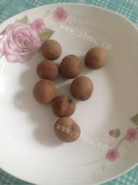 可口的鱼胶灵芝汤做法图解2)