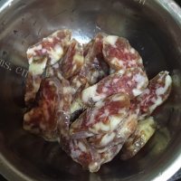 家常菜黄瓜炒腊肠做法图解3)