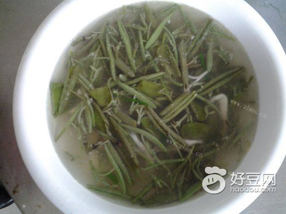 银鱼莼菜肉丝汤