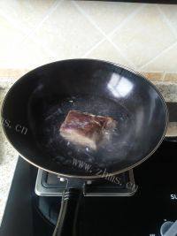 家常菜青椒炒腊肉做法图解1)