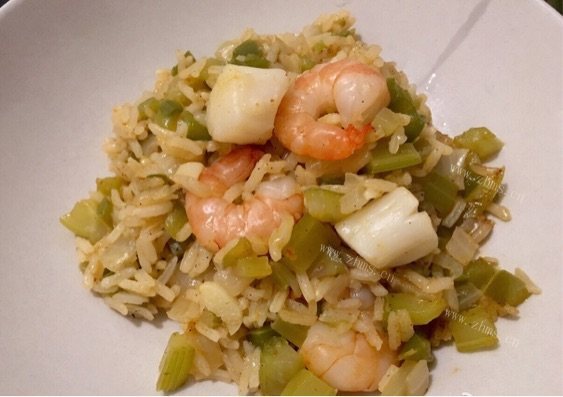 色香味俱全的海鲜炒饭