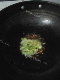 家常菜酸辣木耳做法图解5)
