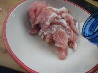 味道不错的孜然肉片做法图解4)