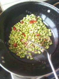 家常菜毛豆炒肉丝做法图解5)