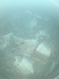 美味的脊骨白菜炖粉条做法图解1)