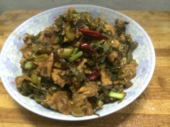 珍馐美味的酸菜炒肉