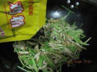 肉丝炒芹菜自制