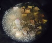 家常菜番茄土豆炖牛腩做法图解2)