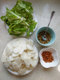 美味的青菜海米年糕做法图解1)