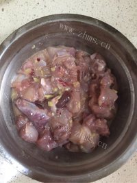 美味的鲜锅兔做法图解1)