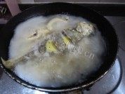 美味的清炖黄花鱼做法图解4)