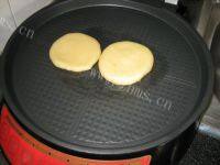 自制豆沙饼做法图解3)