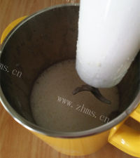 美味的纯香豆浆做法图解7)
