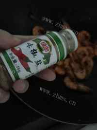 美味的香辣炒虾做法图解7)