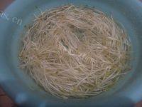 香香的素炒豆芽做法图解2)