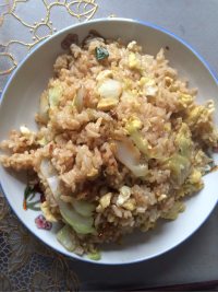 美味的包菜蛋炒饭