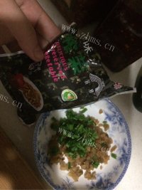 色泽鲜亮的武汉热干面做法图解1)