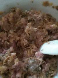 自制梅菜蒸肉饼做法图解4)