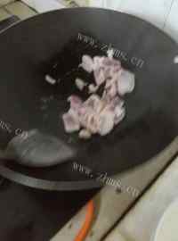 诱人的青椒回锅肉做法图解5)
