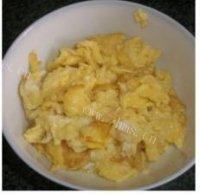 「美味可口」扬州炒饭做法图解3)
