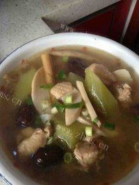 药膳鸡汤做法图解9)