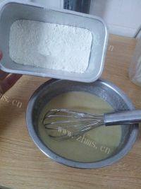 食欲满满的香蕉马芬做法图解5)