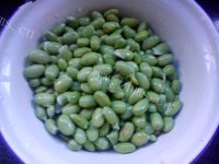 家常菜毛豆炒茭白做法图解1)