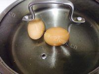 独特的红烧肉炖土豆做法图解4)