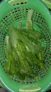 美味的生菜葱花炒面做法图解3)