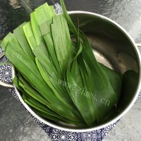 鲜美可口的碱水粽做法图解2)