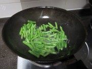 家常豆角烧肉做法图解3)