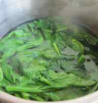 自制菠菜饼做法图解2)