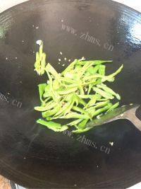 家常香辣青椒茄子做法图解10)