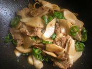 美味杏鲍菇炒肉片做法图解6)